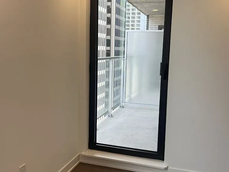340 Queen St #804 — Photo 11