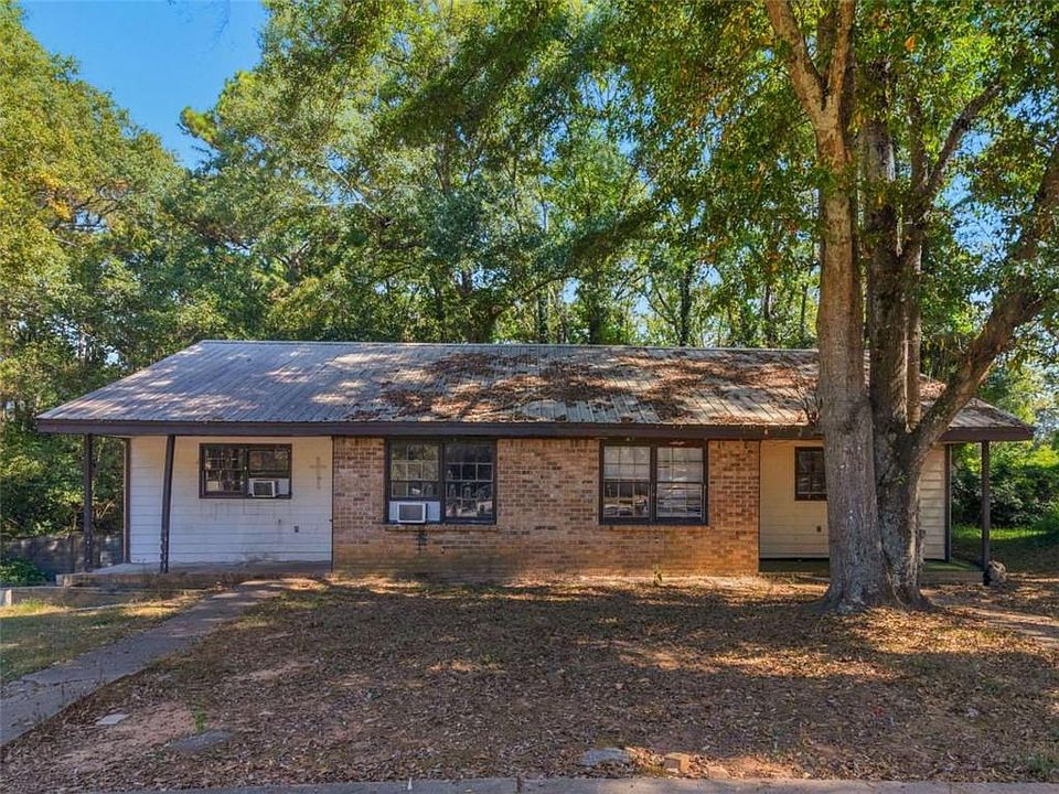 1st image of 1200 Wilson Ct NW