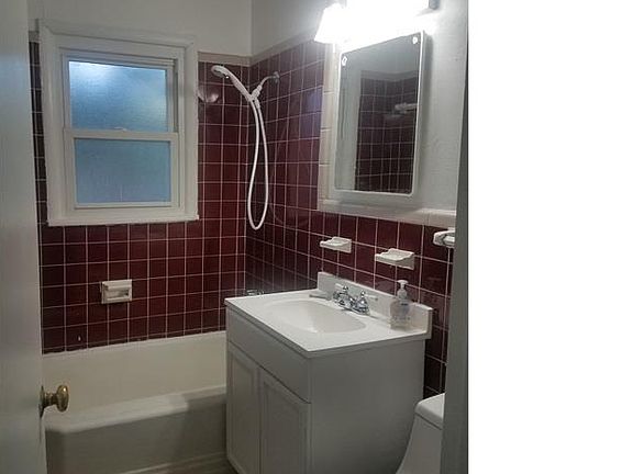 5th image of 1132 SW 50th St