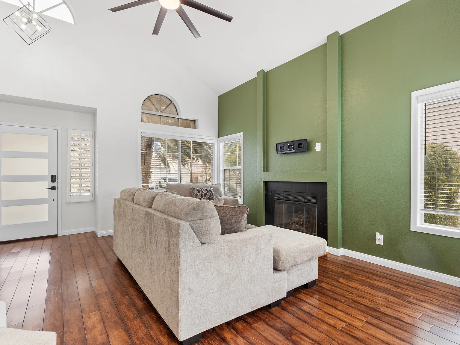 4 bed, 1641 sqft, $2,800 — Photo 4