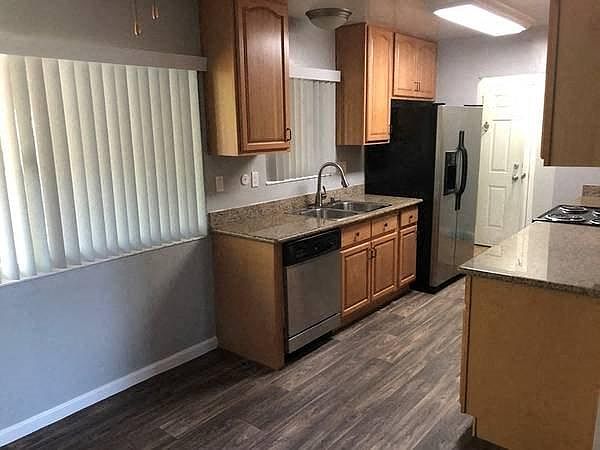 1st image of 550 Tyndall St #10