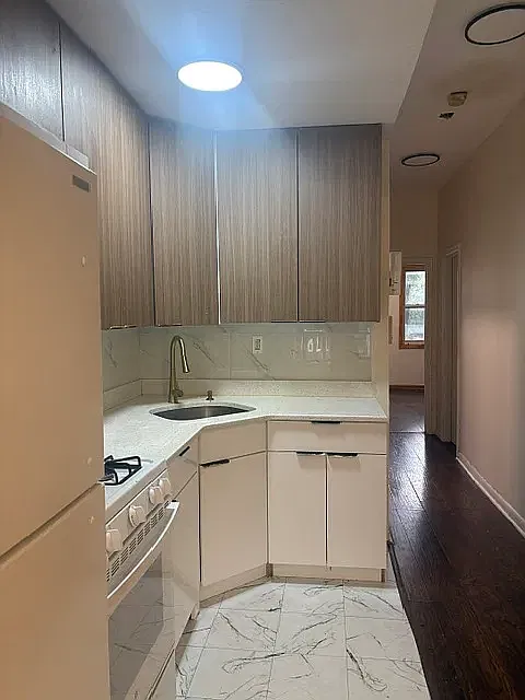 859 Herkimer Street — Photo 2