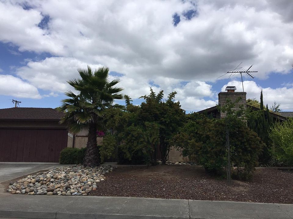 1st image of 1616 Albatross Dr