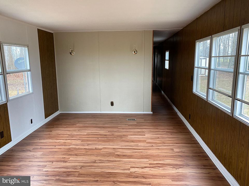 2nd image of 1718 Mahan Corner Rd