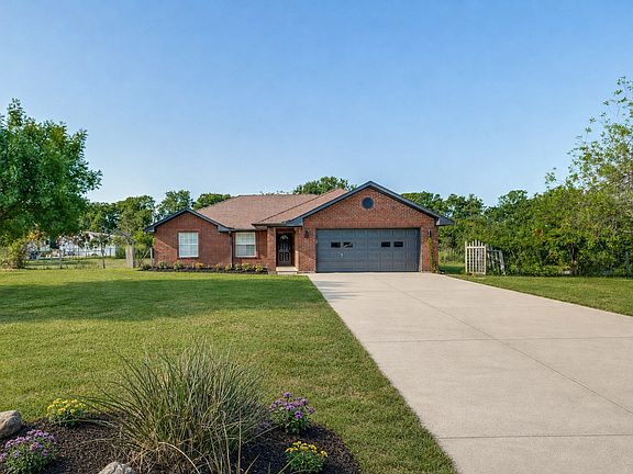 2nd image of 1341 Carlo Dr
