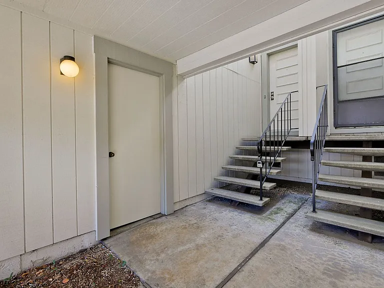 10995 Northseal Sq — Photo 7