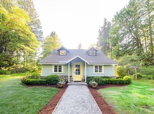 6129 Sechelt Inlet Rd, Sechelt, BC V7Z0L3