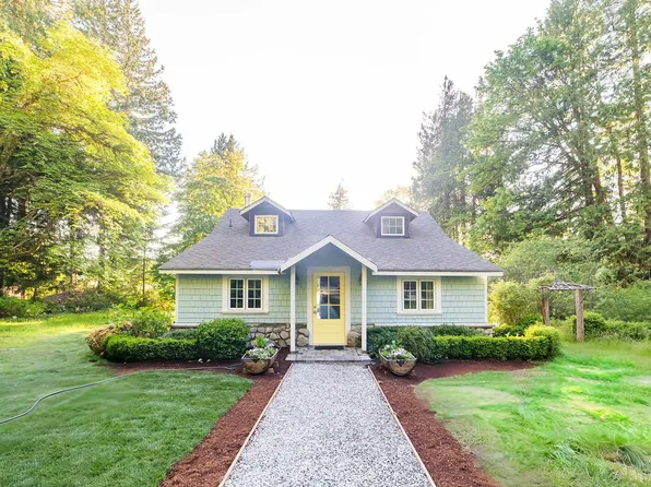 6129 Sechelt Inlet Rd, Sechelt, BC V7Z 0L3