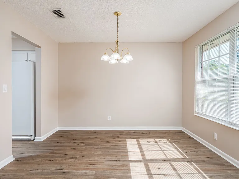 261 Dillon Dr — Photo 17