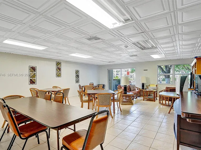400 N Riverside Dr #410 — Photo 45