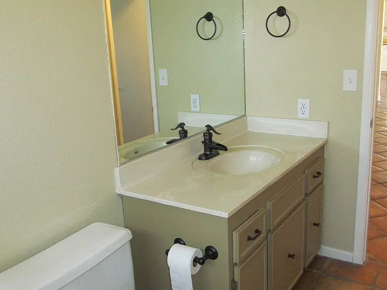 1816 Hermitage Dr — Photo 18