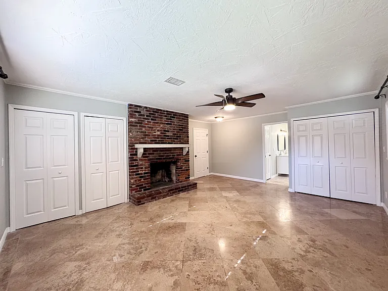 625 N Jackson Rd — Photo 14