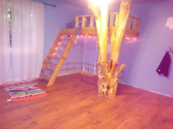 Yes. A real tree.