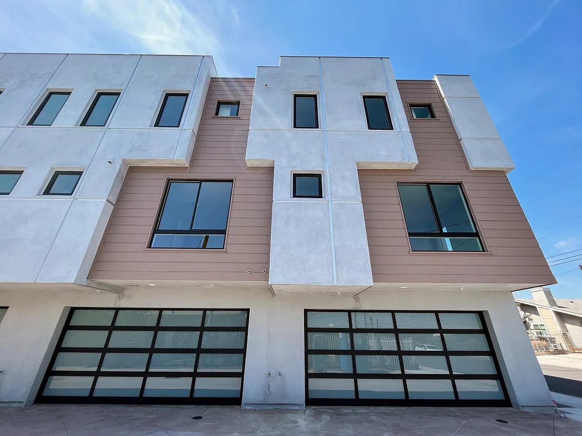 Building Photo - 116 W Marshall St #A-F