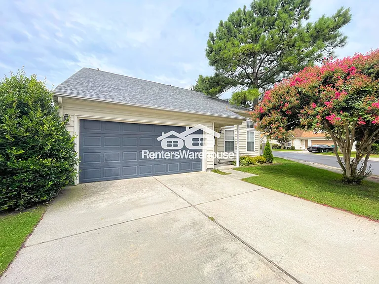 171 Graystone Trce — Photo 2
