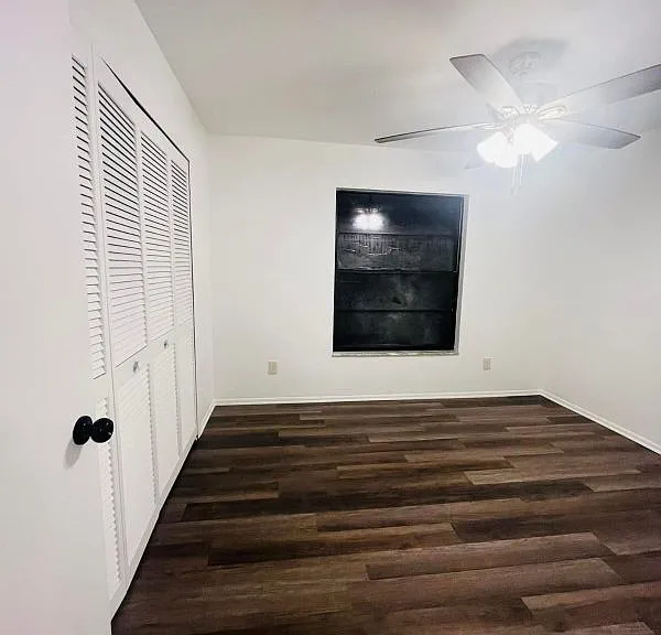 159 SE Santa Barbara Pl — Photo 8