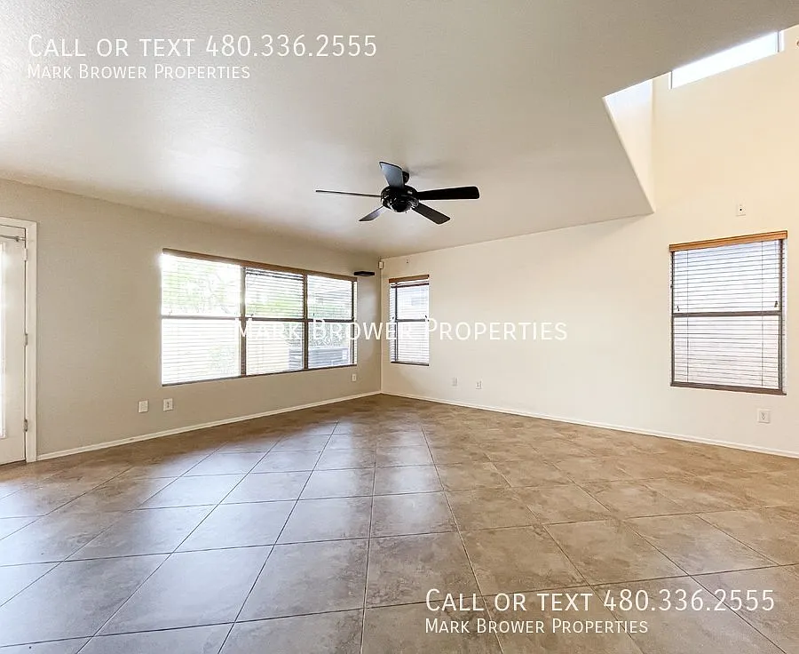 4714 E Mossman Rd — Photo 4