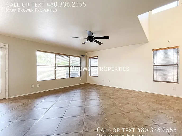4714 E Mossman Rd — Photo 4