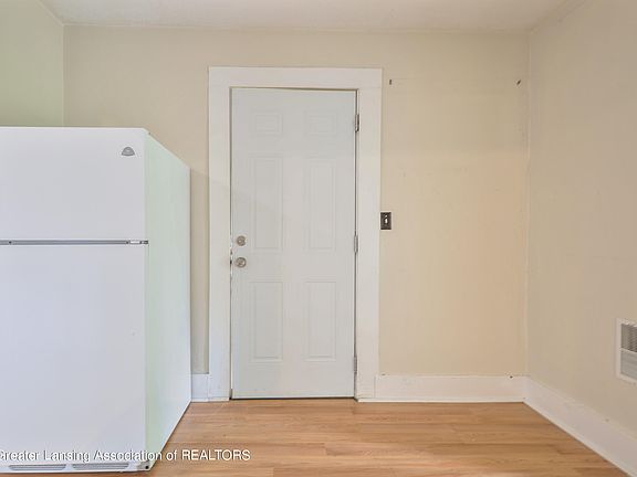 3rd image of 1211-1215 W Michigan Ave