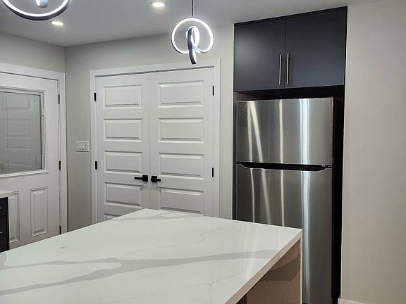 5th image of 720 N Arroyo Blvd #3