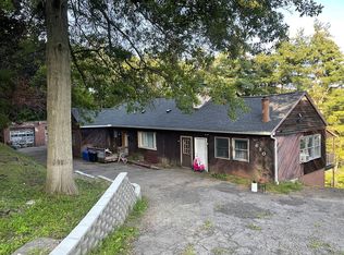 620 Oakdale Rd, Johnson City, NY 13790