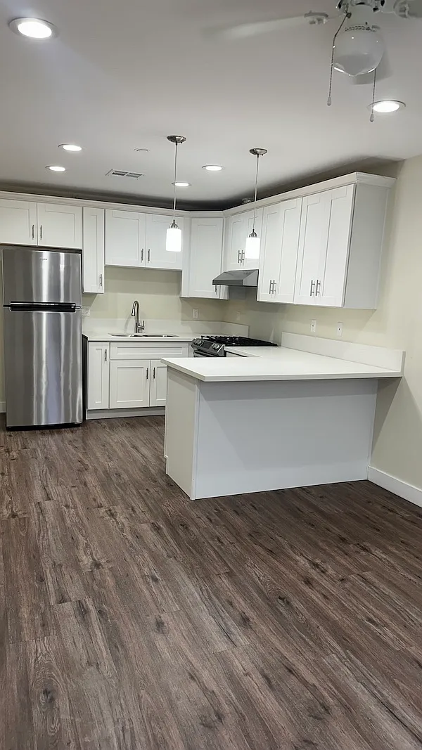 1 bed, 700 sqft, $1,950 — Photo 4