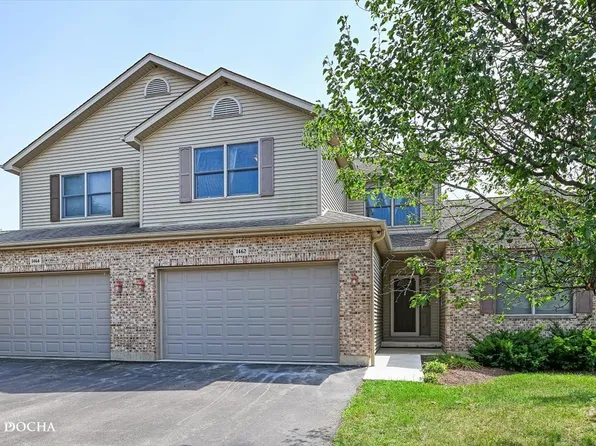 1462 Ridge Dr, Sycamore, IL 60178