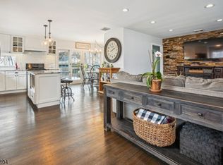 31 Edith Pl, Mine Hill, NJ 07803