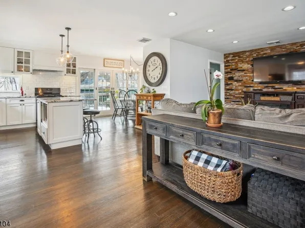 31 Edith Pl, Mine Hill Twp., NJ 07803