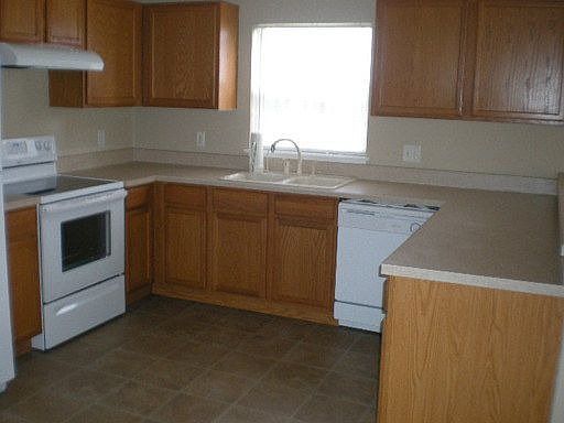 3rd image of 1202 Carey Glen Cir
