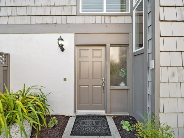 848 Magellan Ln, Foster City, CA 94404