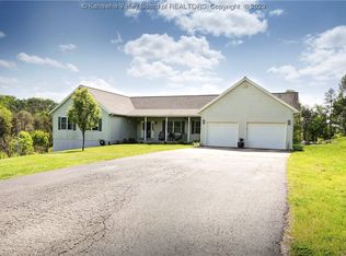 249 Olympia Fields Dr, Winfield, WV 25213