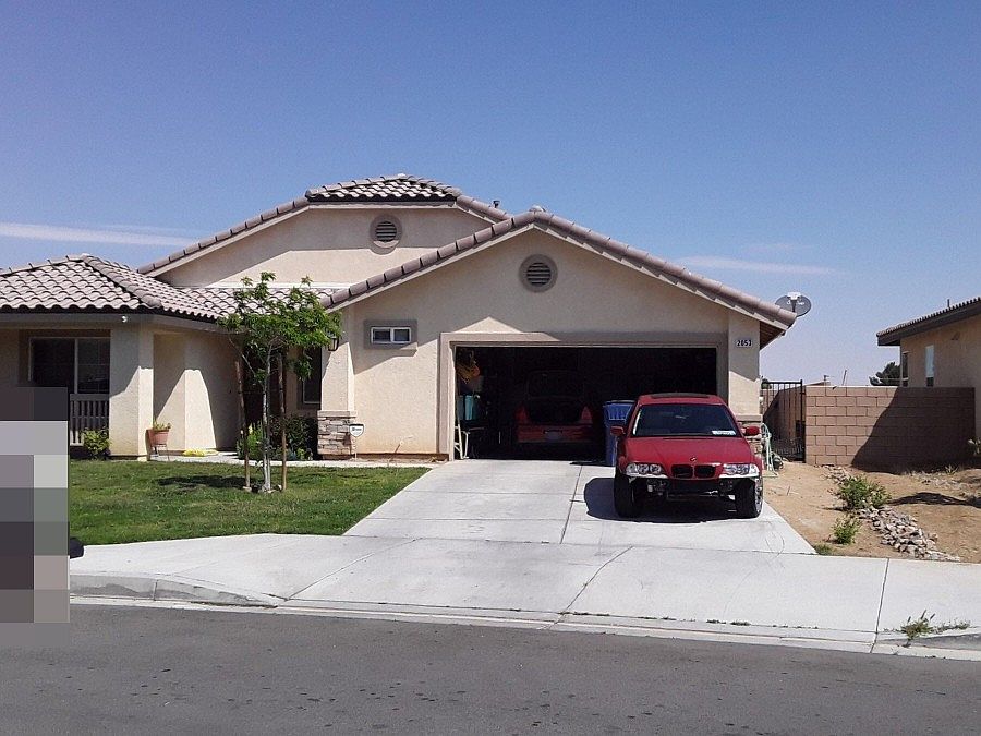 2nd image of 2053 E Jenner St