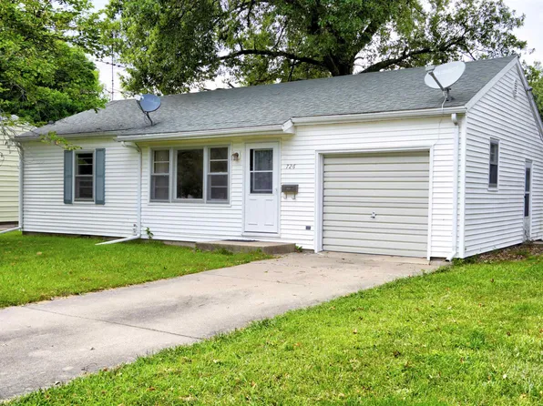 726 Bobby Ave, Macomb, IL 61455