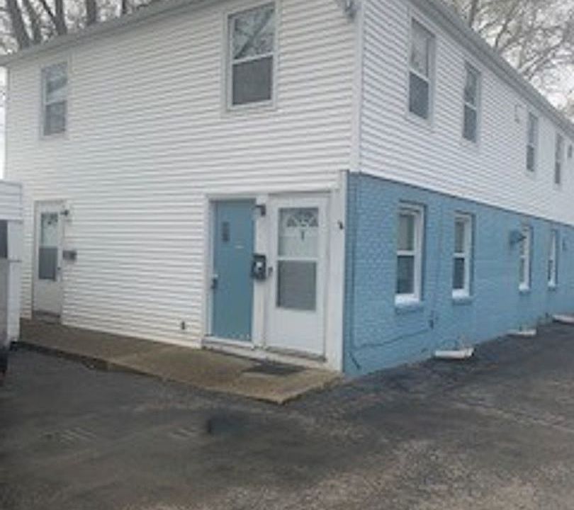 1st image of 64 Willow Dr #2