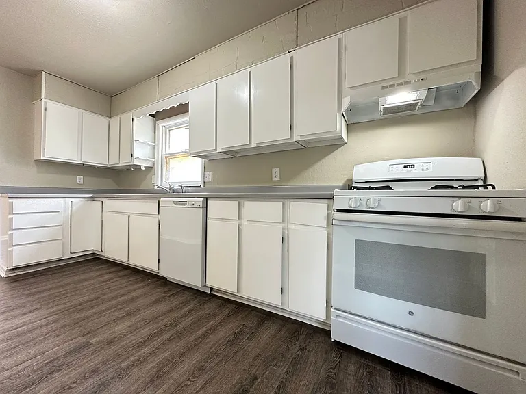 1408 Euclid Ave — Photo 2