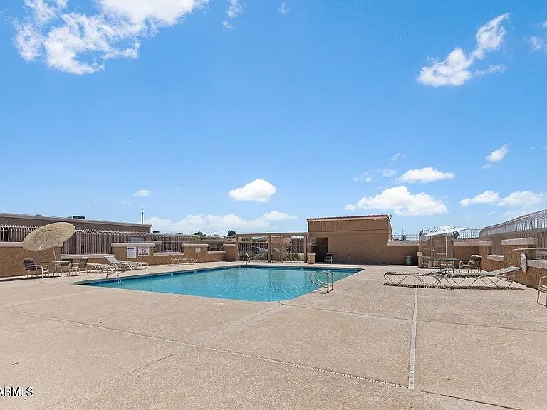 330 W Tonopah Dr #5 — Photo 27