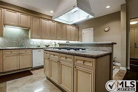 3rd image of 3401 Lee Pkwy #2A
