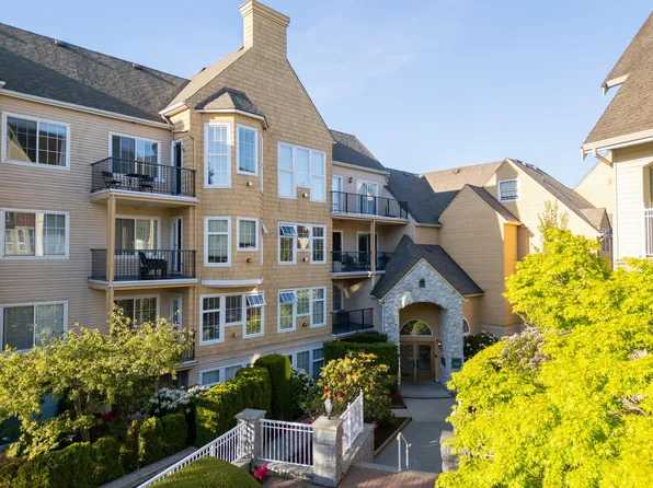 5555 13a Ave Penthouse 3, Delta, BC V4M 2E7