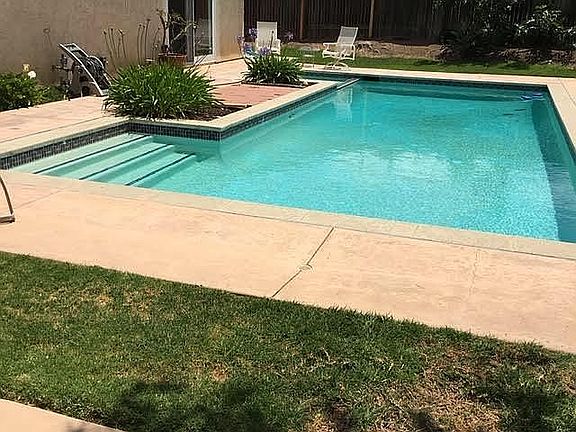 2nd image of 3215 Cherrywood Dr