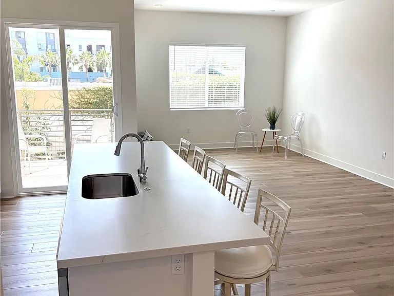 7267 Aura Cir — Photo 4