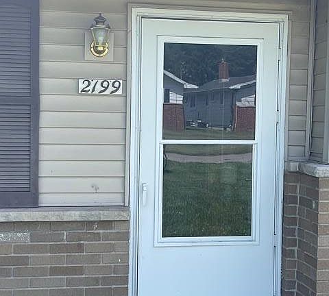 3rd image of 2199 Meadowlawn Dr