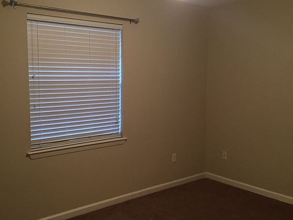 Back guest bedroom