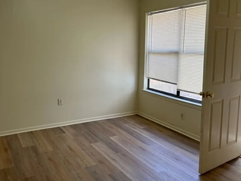 8010 Pennth Ave — Photo 8