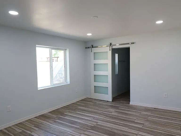 202 W Laguna St — Photo 12