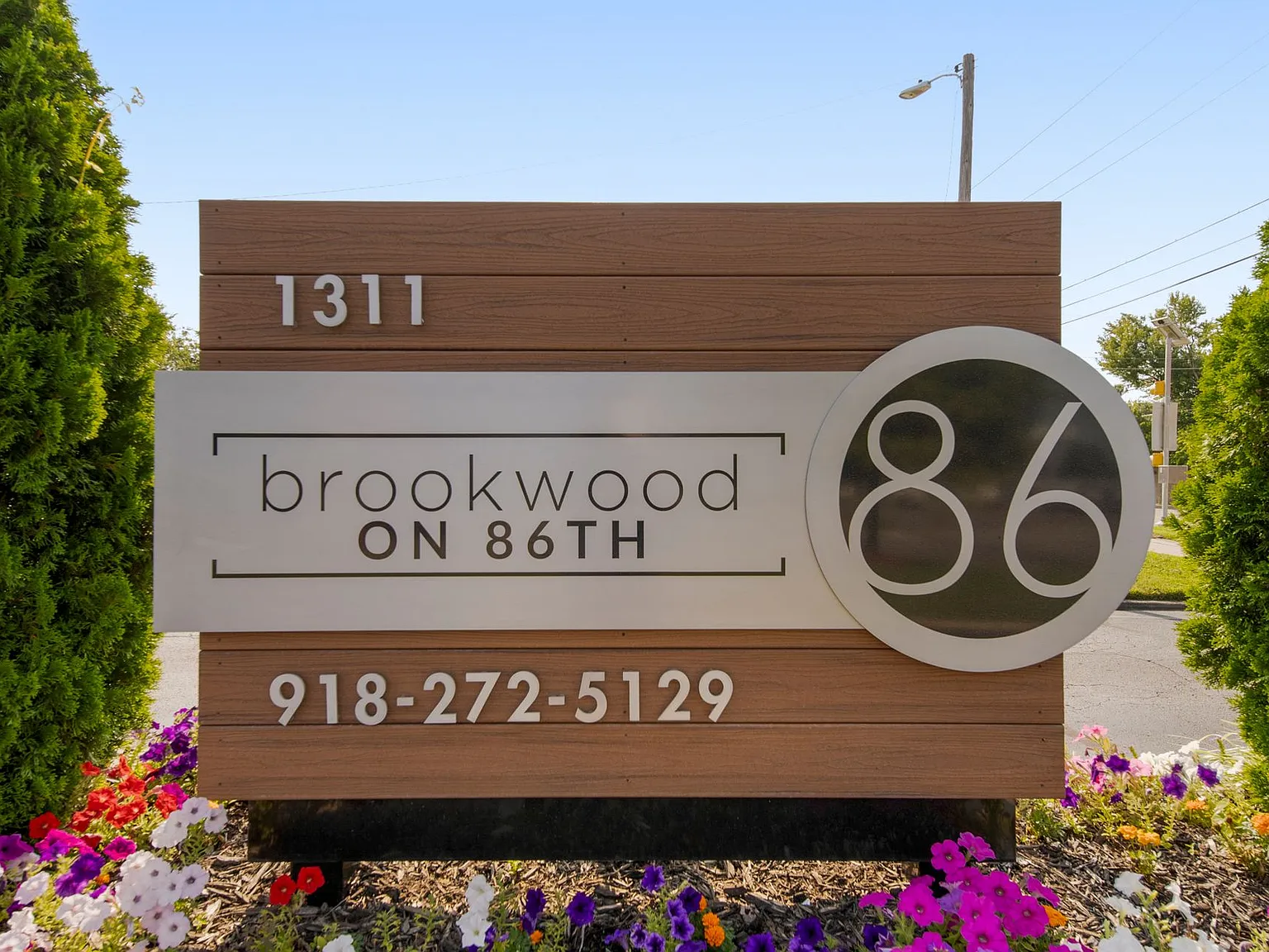 Brookwood on 86th - Save Up To $600 Off the First 3 Months + Free Applications! — Photo 1