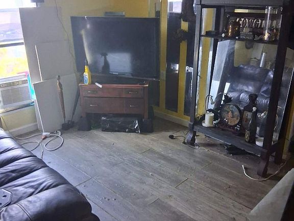 3rd image of 7318 Rabbit Hollow Dr