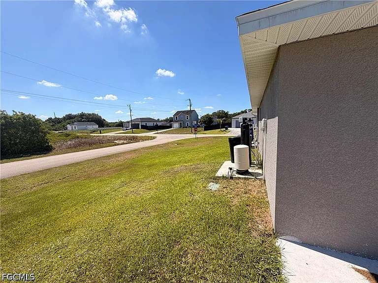 4702 Loraine Ave S — Photo 22