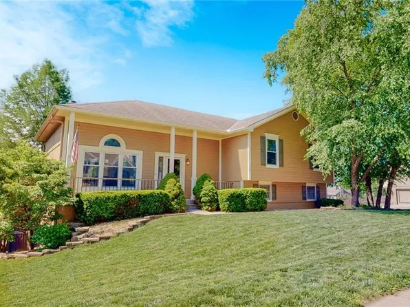 1209 NW 72nd St, Kansas City, MO 64118