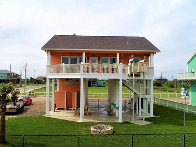 808 S Monkhouse Dr, Crystal Beach, TX, 77650